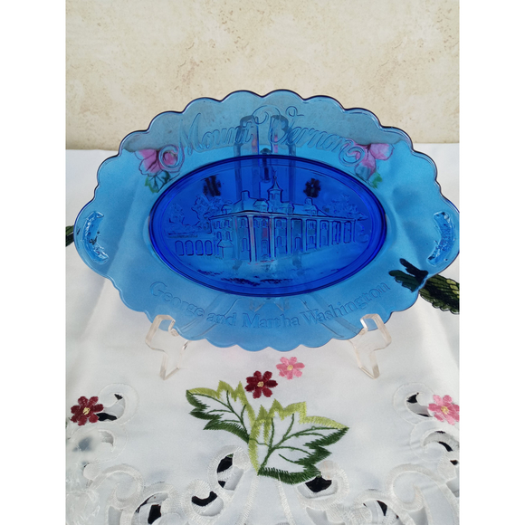 Avon Blue Oval Plate Mount Vernon George & Martha Washington - Picture 1 of 6